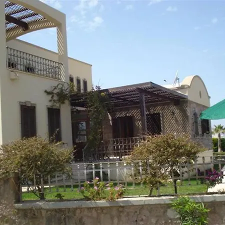 Villa Close To Beachside Titan With Private Pool *