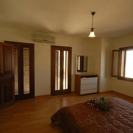 Villa Close To Beachside Titan With Private Pool
