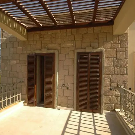 Close To Beachside Titan With Private Pool *